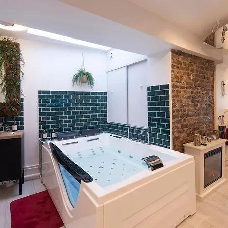 Loveroom, Bali La Secrete Chez Nounours Apartment Templemars